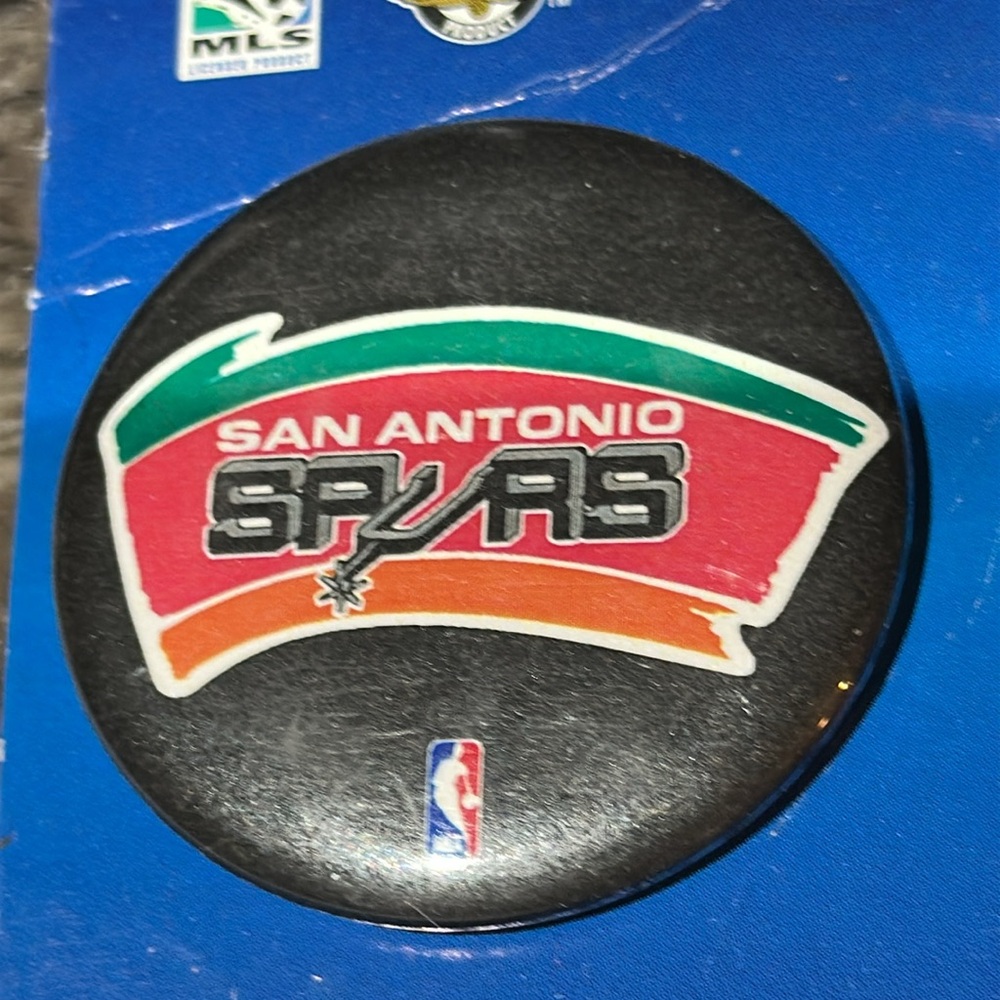 NWOT San Antonio Spurs Pin
